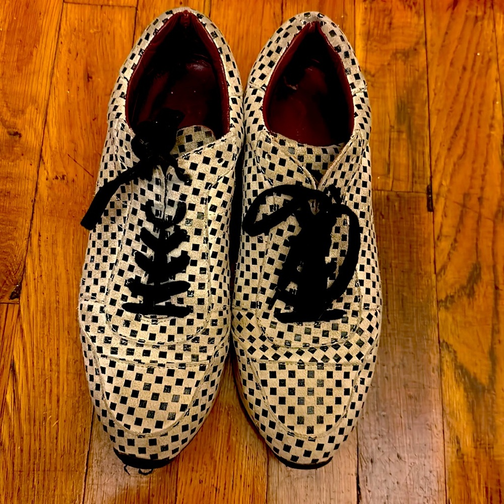 Opening Cermony Sneaker, size 39, Black & White